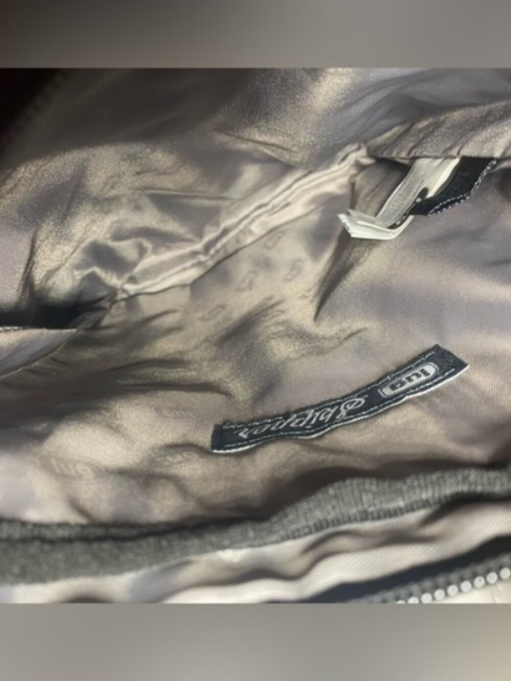 LUG- Skipper 2.0 Shoulder Pouch Crossbody Bag - 🩶🖤 - Picture 3 of 5
